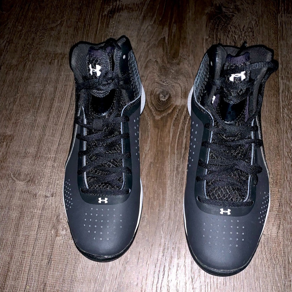 Under Armour Mid Top Sneakers. Black and White. Size 7 1/2